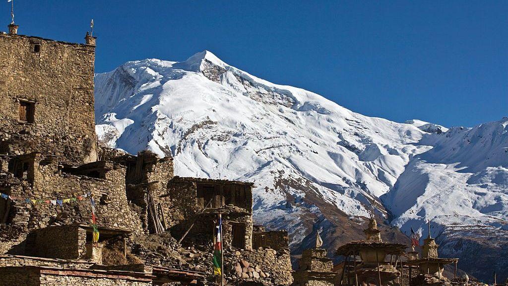 Avalanche Claims Ten Nepali Climbers at Himalayan Base Camp