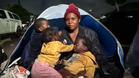 South Africa’s Migrant Deadline Pushed: Families, Protesters and the Volunteer Exodus