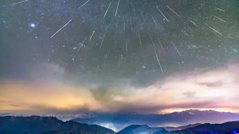 Geminid Meteor Shower Set to Dazzle Skies This Weekend