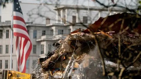 Trump's White House Renovation Sparks Controversy Due to Decades-Old Exemption