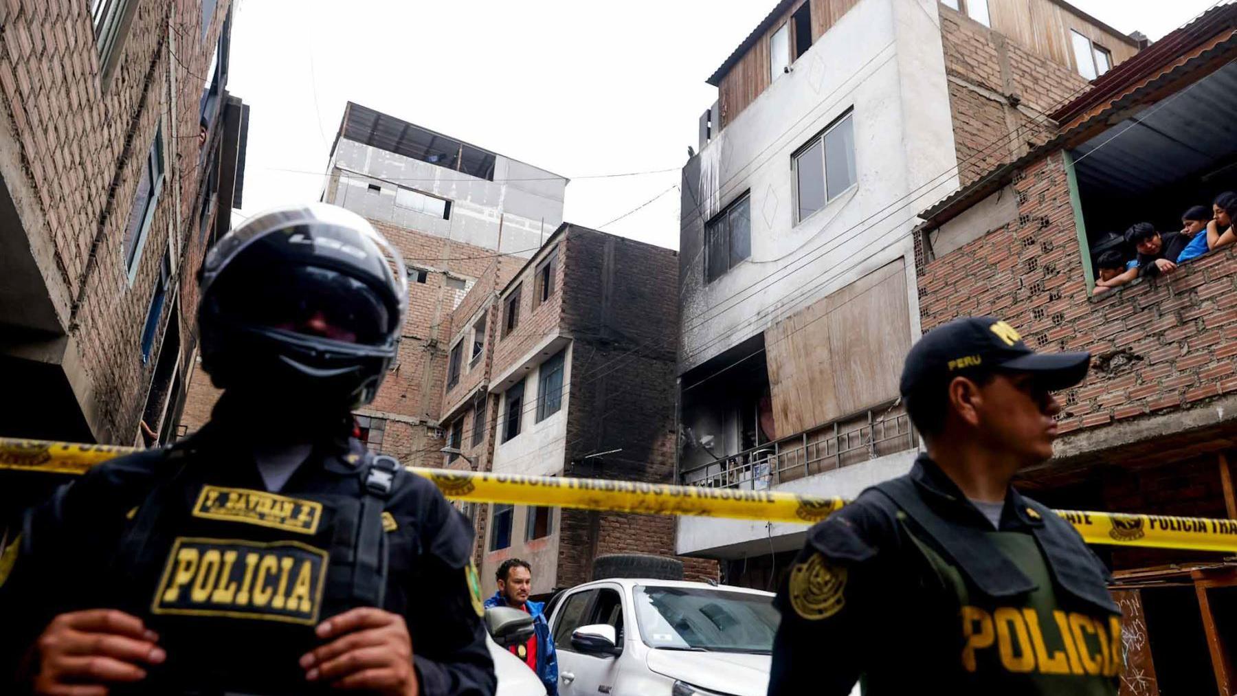 Fire kills 10 members of same family in Peru, police say
