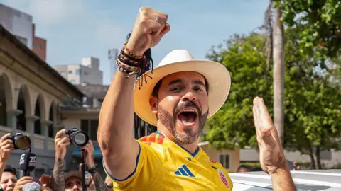 Trump‑backed Outsider Wins Colombia Election in Close Runoff Showdown