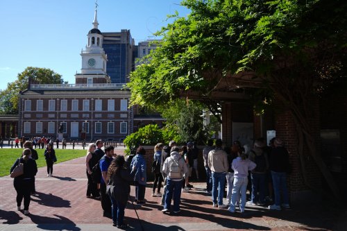 Government Shutdown Impacts National Parks: Limited Access and Visitor Concerns