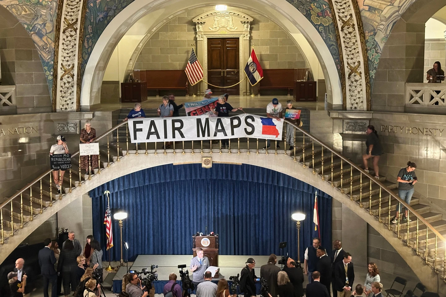 Redistricting Dilemma: States Grapple with Fairness in Political Mapping
